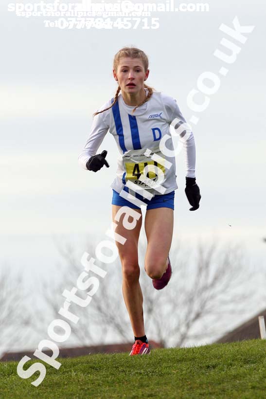 Womens under-17s and under-20s North Eastern Cross Country, Redcar. Photo:  David T. Hewitson/Sports for All Pics